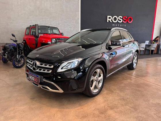 MERCEDES-BENZ GLA 200 1.6 CGI FLEX ADVANCE 7G-DCT